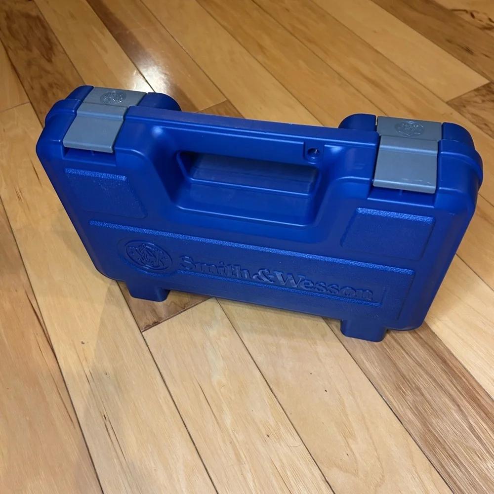 Smith & Wesson Plastic Pistol Gun Carry Hard Case